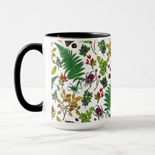 Forest berries, leaves and bugs on white tasse (Links)