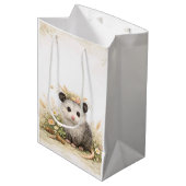 Forest friend woodland opossum  mittlere geschenktüte (Vorderseite Schrägansicht)