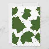 Forest Green Fall Leaf White SCallopped Edge 2024 Einladung (Rückseite)