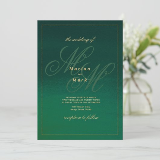 Forest green gold monogram initials Wedding Einladung (Stehend Vorderseite)
