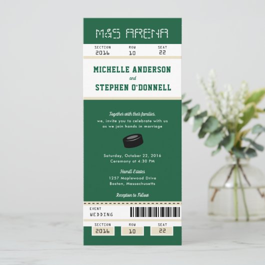 Forest Green Hockey Ticket Hochzeit Einladung (Stehend Vorderseite)