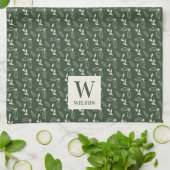 Forest Green und Beige Monogram Name Christmas Geschirrtuch (Gefaltet)