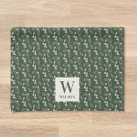 Forest Green und Beige Monogram Name Christmas Geschirrtuch<br><div class="desc">Individuell gestaltetes,  monogramm Küchenhandtuch für die Urlaubssaison mit rustikalem Waldgrün und beige Weihnachtsbelag-Design mit personalisiertem Anfangs- und Namen.</div>