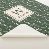 Forest Green und Beige Monogram Name Christmas Sherpadecke (3/4)
