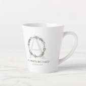 Forest Green Wreath Monogram Family Name Keepsake Milchtasse (Rechts)