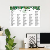 Forest Greenery Mit Monogramm Seating Chart Poster (Heimbüro)