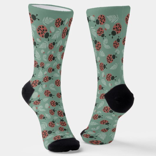 Forest Ladybugs Green Background Socken (Gewinkelt)