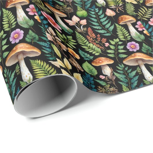 Forest Mushroom Fern Muster Schwarzer Hintergrund Geschenkpapier (Rolleneckpunkt)
