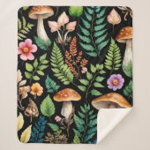 Forest Mushroom Fern Muster Schwarzer Hintergrund Sherpadecke (Vorderseite)