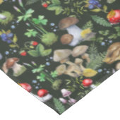 Forest Mushrooms Grünfoliage Tischdecke (Schrägansicht)