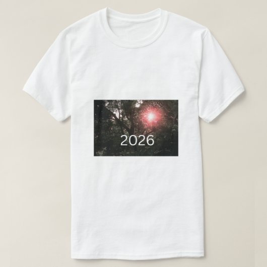 Forest Sun Rising 2026 - Nature Dawn Illustration T-Shirt (Design vorne)