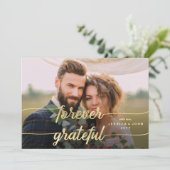 Forever Grateful Gold Calligrafy 2 Foto Hochzeit Dankeskarte (Stehend Vorderseite)
