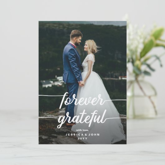 Forever Grateful Rustic Script 2 Foto Hochzeit Dankeskarte (Stehend Vorderseite)
