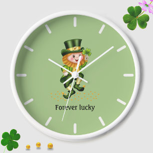 Forever Lucky Green Gnome auf Light Green Clock Uhr
