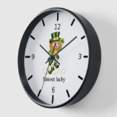 Forever Lucky Green Gnome auf Weiß Uhr (Winkel)