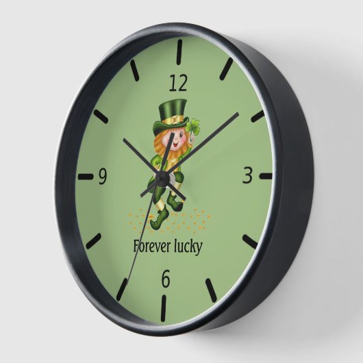 Forever Lucky Green Gnome on Light Green Uhr (Winkel)