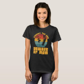 Forget The Dog Beware Of Mom Retro Kickboxer Love T-Shirt (Vorne ganz)