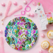 Form sehr farbiger Steine in Milchsuppe getaucht Pappteller (Party)