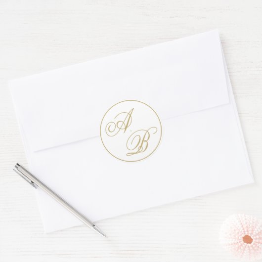 Formal Gold Monogram Calligraphy Script Wedding Runder Aufkleber (Umschlag)