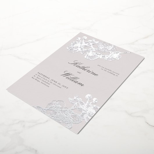 Formal Modern Classic Orchids Tux Wedding Silver Folieneinladung (Gedreht)