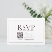 Formal Plum Classic QR Code Wedding RSVP Karte (Stehend Vorderseite)
