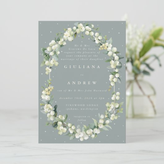 Formal Seafoam Green Snowberry+Eucalyptus Wedding Einladung (Stehend Vorderseite)