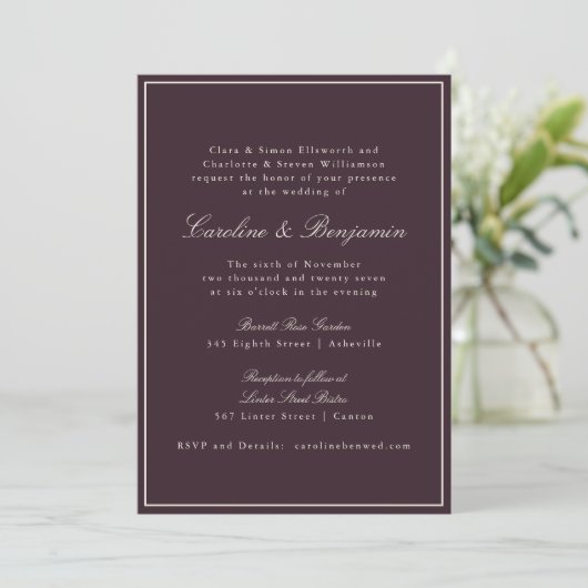 Formales klassisches Border-Script-Plum-Hochzeitsw Einladung (Stehend Vorderseite)