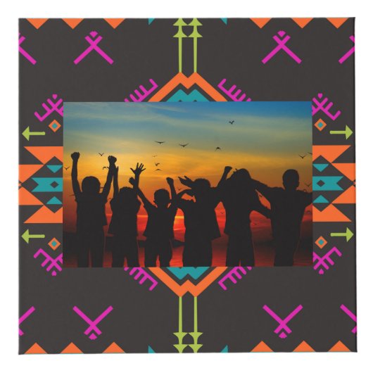 Formen auf schwarzem Hintergrund Würfel (Rechts)