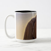 Formen der Angst von Maynard Dixon Zweifarbige Tasse (Links)