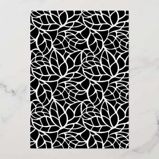Förmliches Abstraktes Leaf-Muster in Weiß und Schw Folieneinladung (Rückseite)