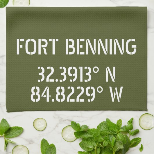 Fort Benning Latitude Longitude Geschirrtuch (Gefaltet)