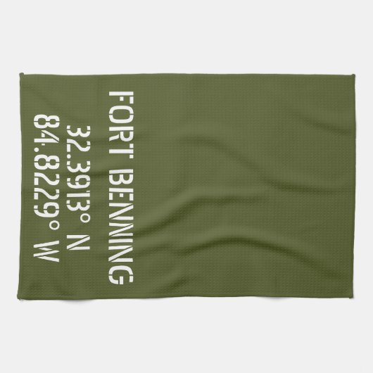 Fort Benning Latitude Longitude Geschirrtuch (Horizontal)
