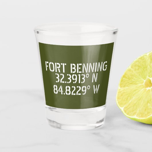 Fort Benning Latitude Longitude Schnapsglas (Vorderseite)