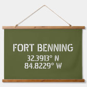 Fort Benning Latitude Longitude Wandteppich Mit Holzrahmen (Vorne)