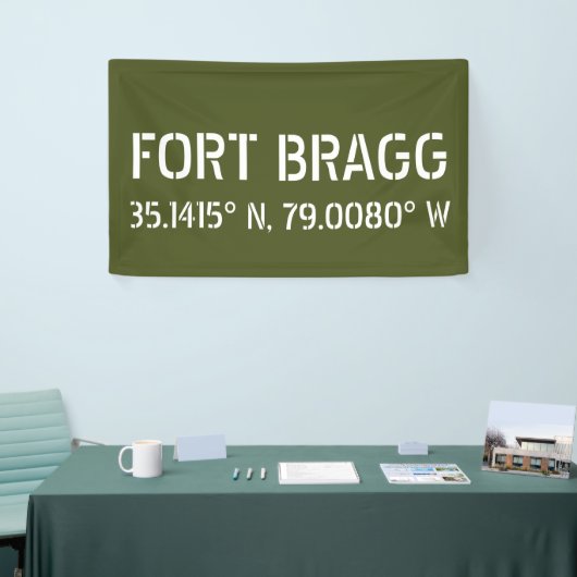 Fort Bragg Latitude Länge Banner (Messeveranstaltung)
