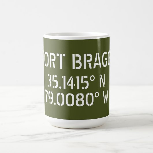 Fort Bragg Latitude Länge Kaffeetasse (Mittel)