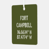 Fort Campbell Latitude Longitude Personalisiert Ornament Aus Metall (Vorderseite links)