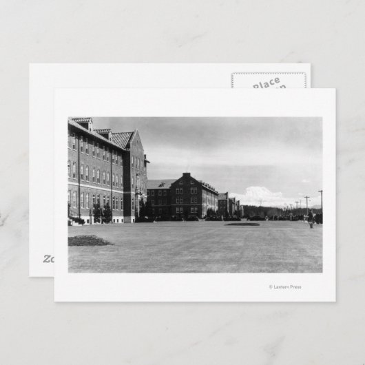 Fort Lewis, WA View Barracks und Berg Rainier Postkarte (Vorne/Hinten)