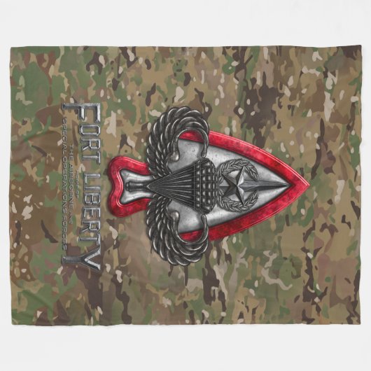 Fort Liberty Camouflage Fleecedecke (Vorderseite (Horizontal))