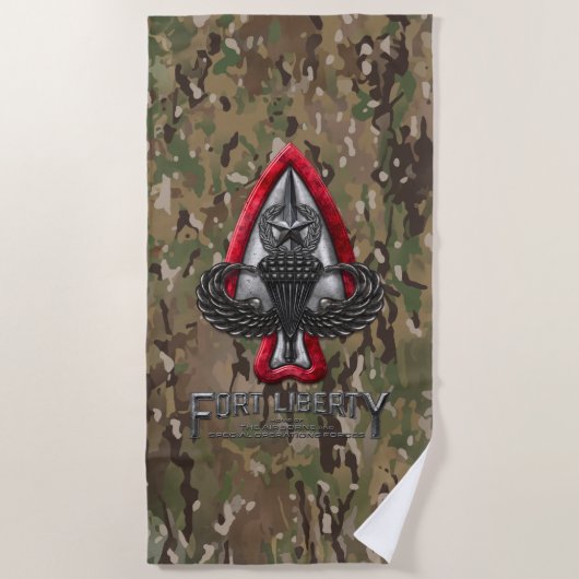 Fort Liberty Camouflage Strandtuch (Vorderseite)
