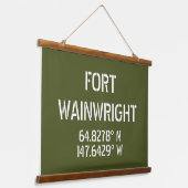 Fort Wainwright Latitude Länge Wandteppich Mit Holzrahmen (Gewinkelt)