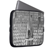 Fortbildungsschule in der Kapelle, auf dem Laptopschutzhülle (Vorne Rechts)