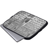 Fortbildungsschule in der Kapelle, auf dem Laptopschutzhülle (Vorne Knopf)