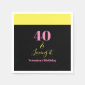 Forty and Loving It 40th Birthday Yellow Black Serviette (Vorderseite)