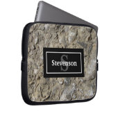 Fossile Kalkstein mit Name und Monogramm Laptopschutzhülle (Vorne Rechts)
