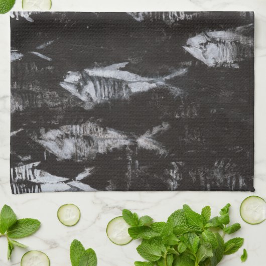 Fossile weiße Fische im schwarzen Hintergrund Handtuch (Gefaltet)