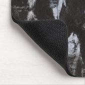 Fossile weiße Fische im schwarzen Hintergrund Mousepad (Ecke)