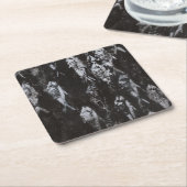 Fossile weiße Fische im schwarzen Hintergrund Rechteckiger Pappuntersetzer (angewinkelt)