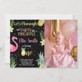 Foto 1. Schwarzer Glitzer Flamingo Ananas Einladung (Vorderseite)