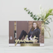FOTO 2 | Gold Script Elegant Grad Einladung (Stehend Vorderseite)